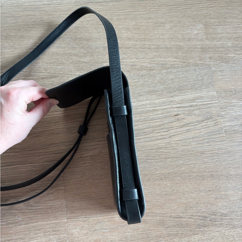 Sœur Crossbody Bag - Picture 9 of 11